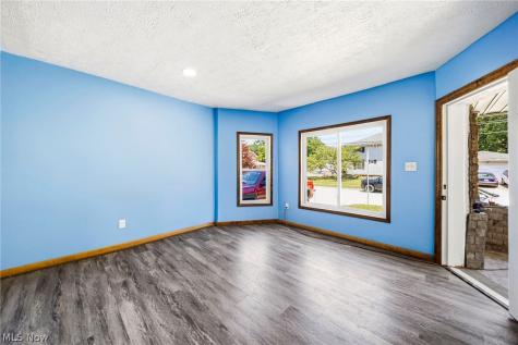 470 S Saint Clair Street Painesville OH 44077