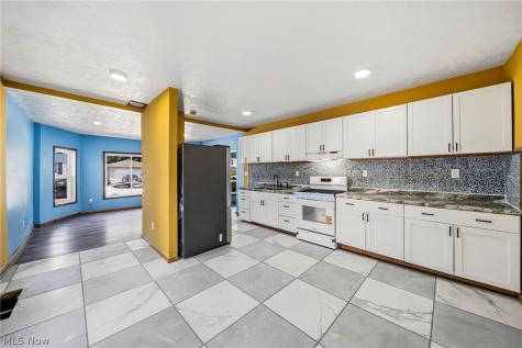 470 S Saint Clair Street Painesville OH 44077