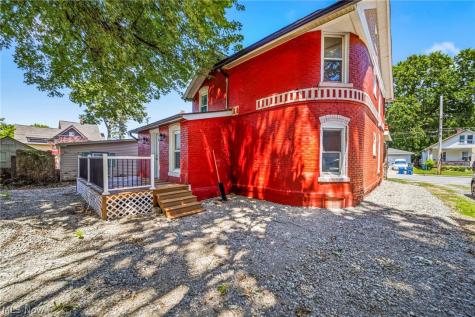 470 S Saint Clair Street Painesville OH 44077