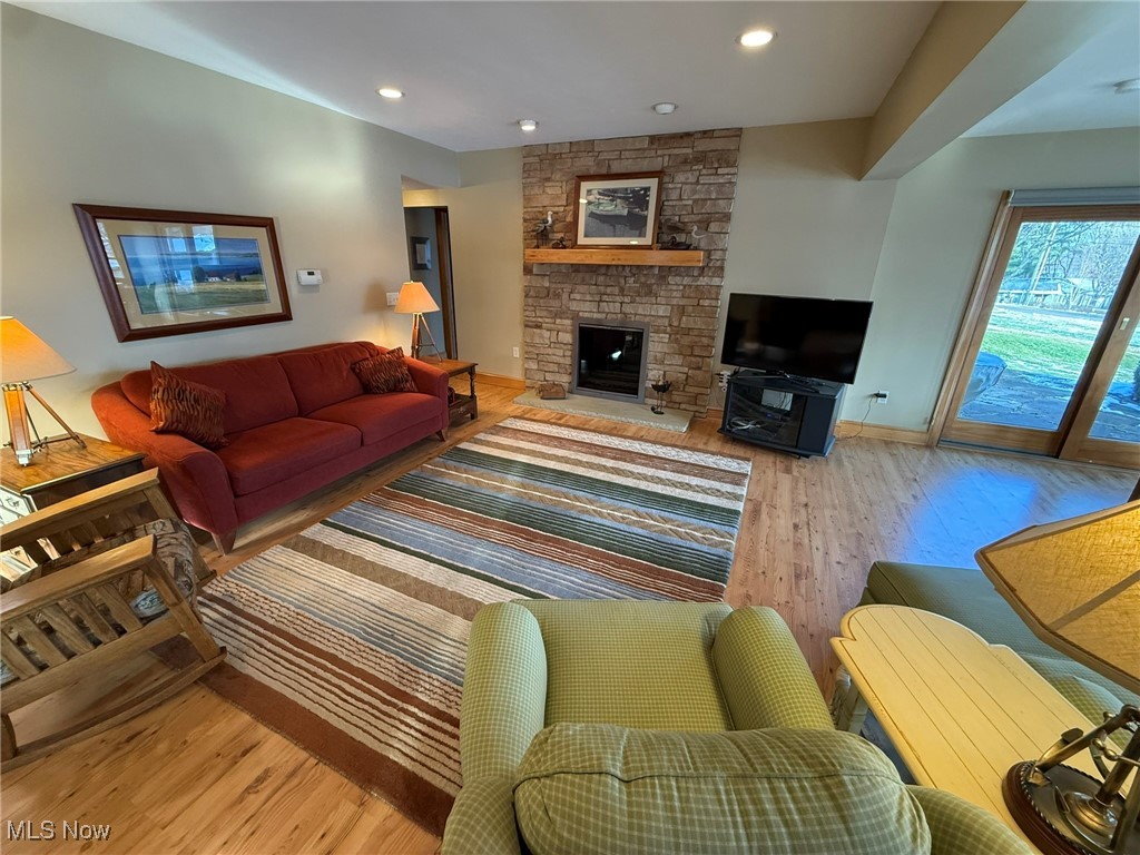 9201 N Shore Drive NE Mineral City OH 44656