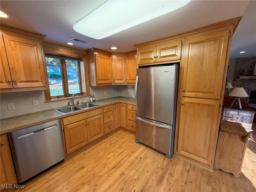 9201 N Shore Drive NE Mineral City OH 44656