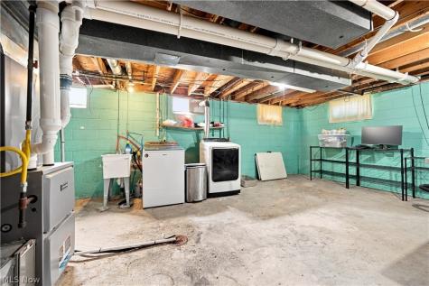 4837 Leigh Avenue NW Canton OH 44709