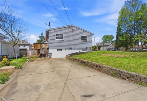 1762 Underwood Street Cuyahoga Falls OH 44221
