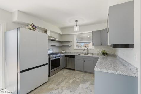 1762 Underwood Street Cuyahoga Falls OH 44221
