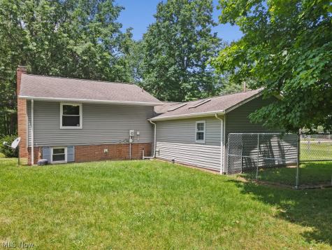 13166 Meadow Street NE Alliance OH 44601