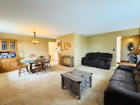 7586 S Tamarack Drive Parma OH 44134