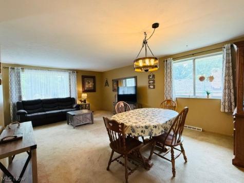 7586 S Tamarack Drive Parma OH 44134