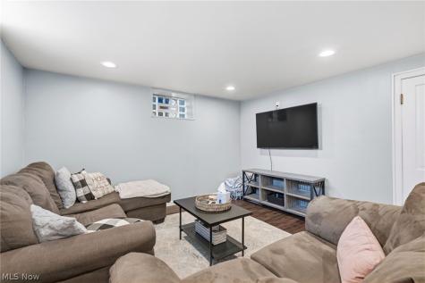 14025 Clairview Avenue Cleveland OH 44111