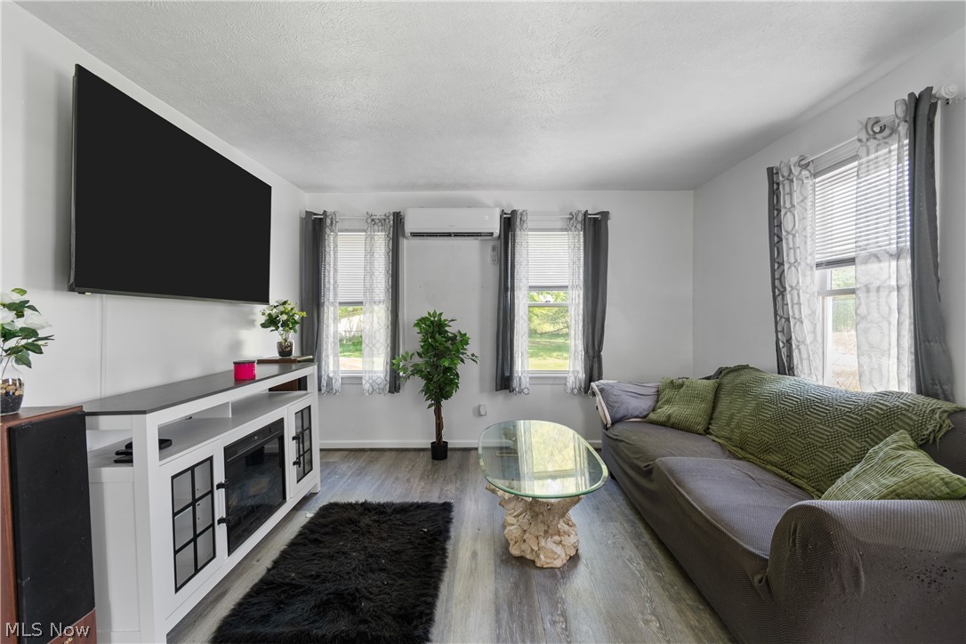 2443 Alliance Road Deerfield OH 44411