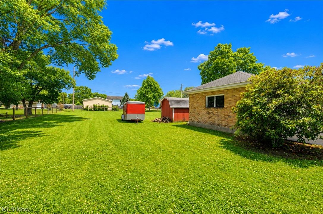 139 East Avenue NE Tuscarawas OH 44682
