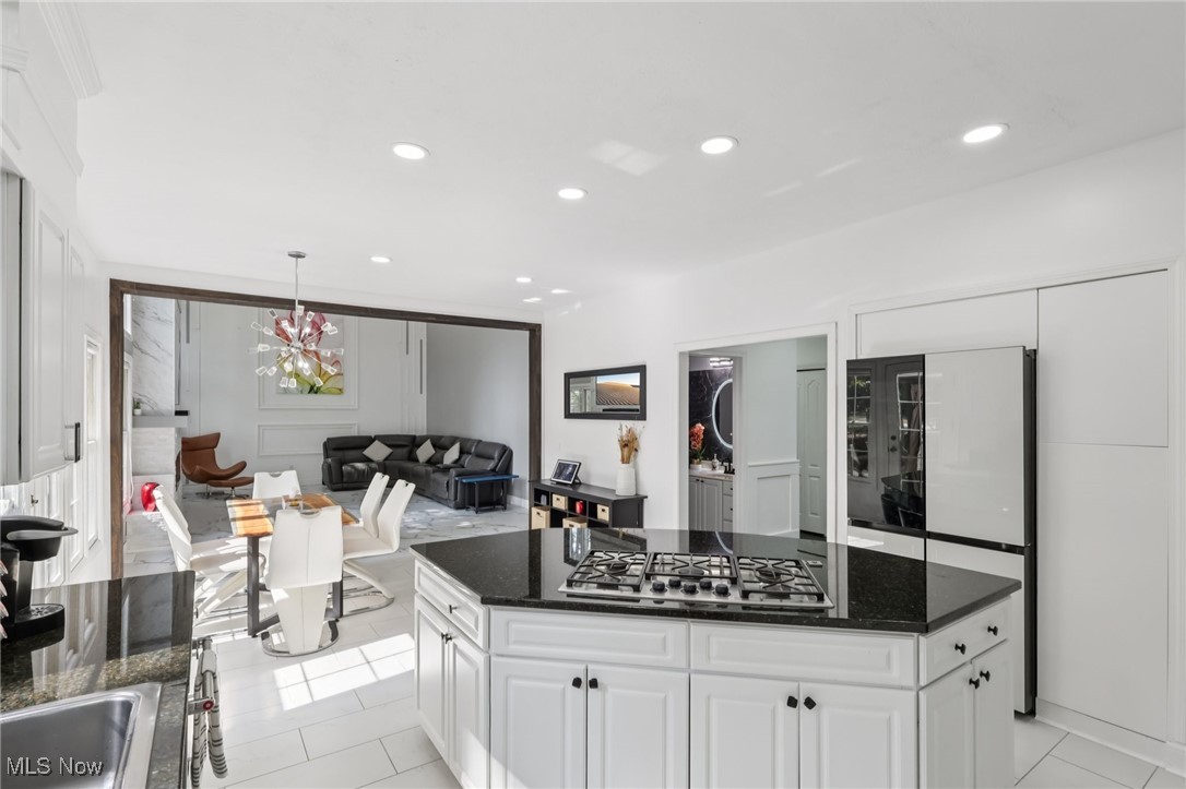 316 High Bluff Aurora OH 44202