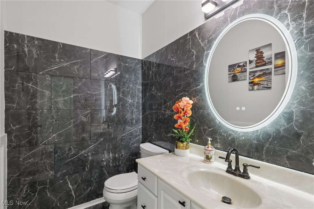 316 High Bluff Aurora OH 44202