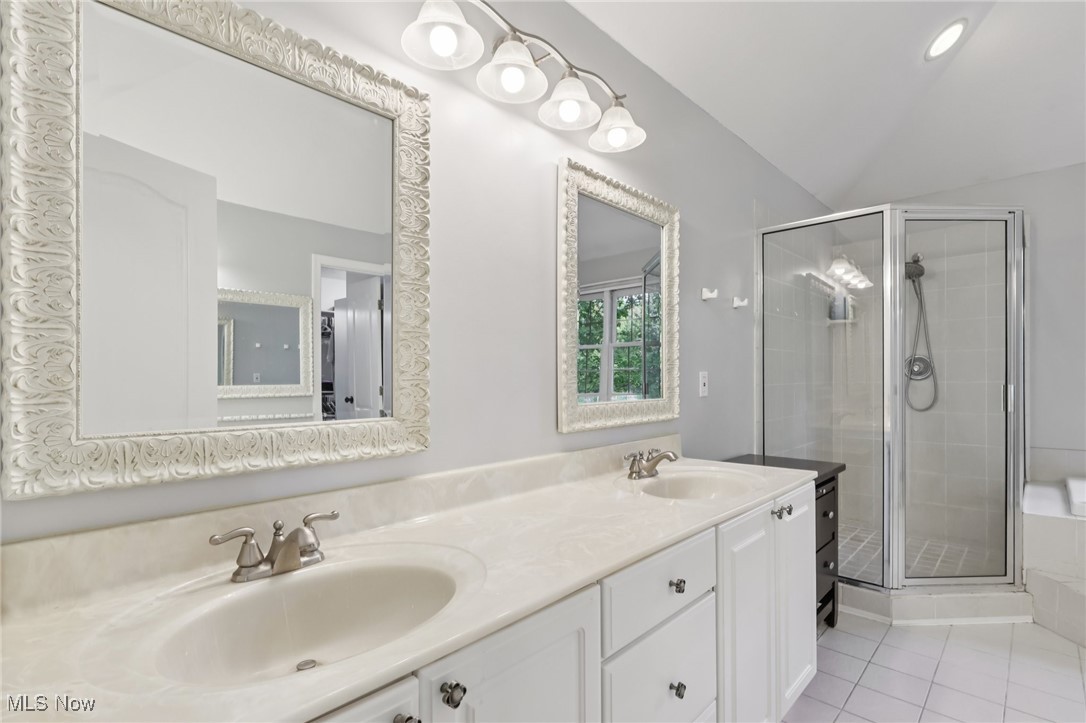 316 High Bluff Aurora OH 44202