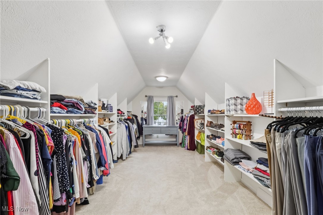 316 High Bluff Aurora OH 44202