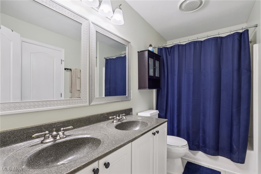 316 High Bluff Aurora OH 44202