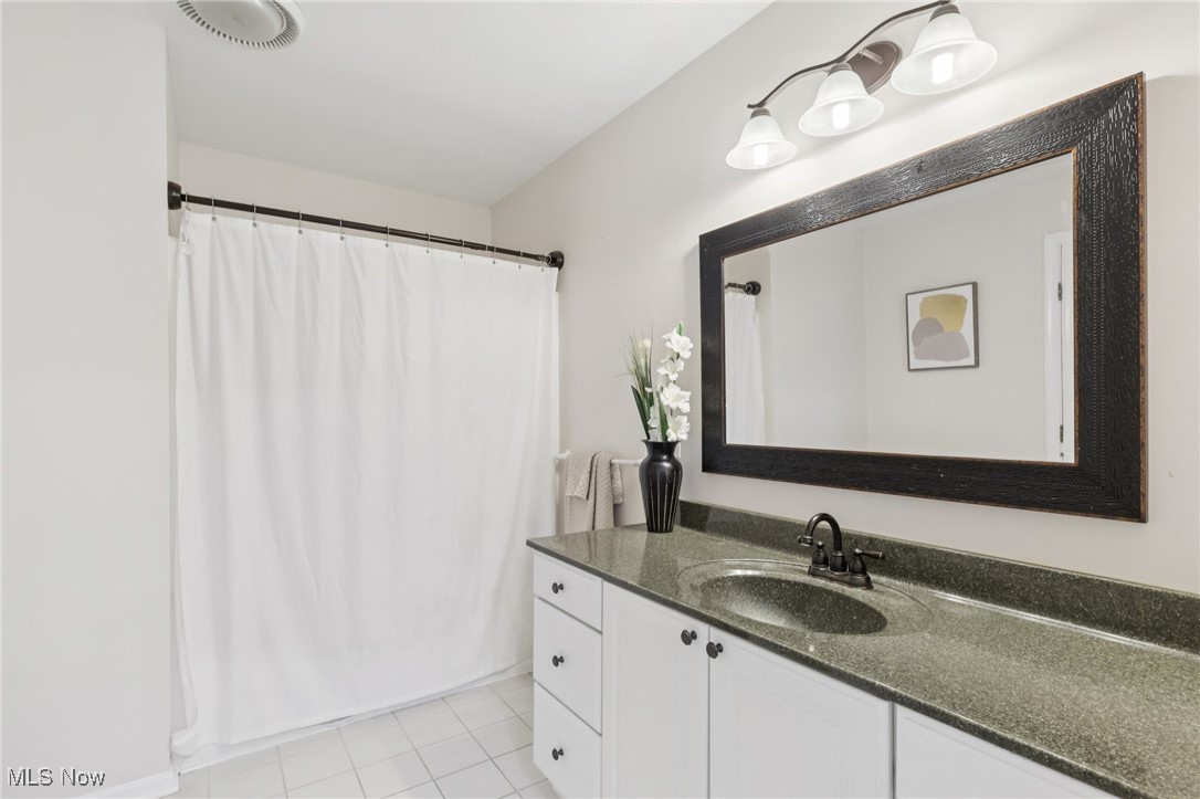 316 High Bluff Aurora OH 44202