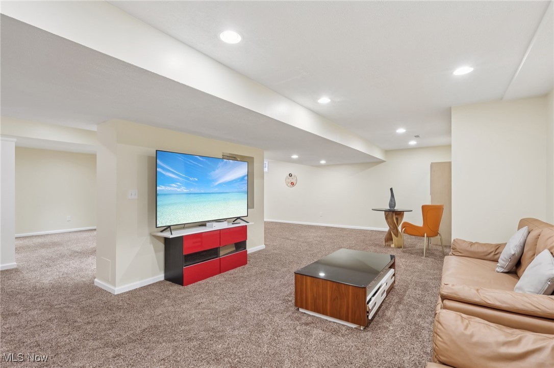 316 High Bluff Aurora OH 44202