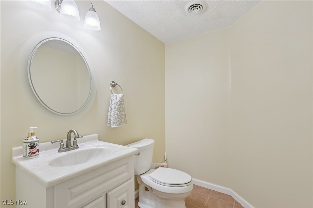 316 High Bluff Aurora OH 44202