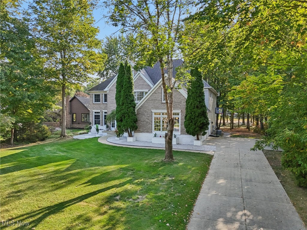 316 High Bluff Aurora OH 44202