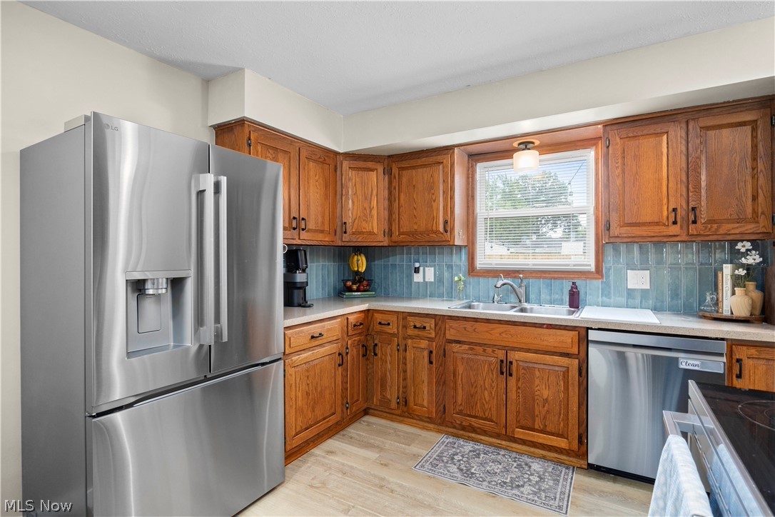 839 Delaware Avenue Elyria OH 44035