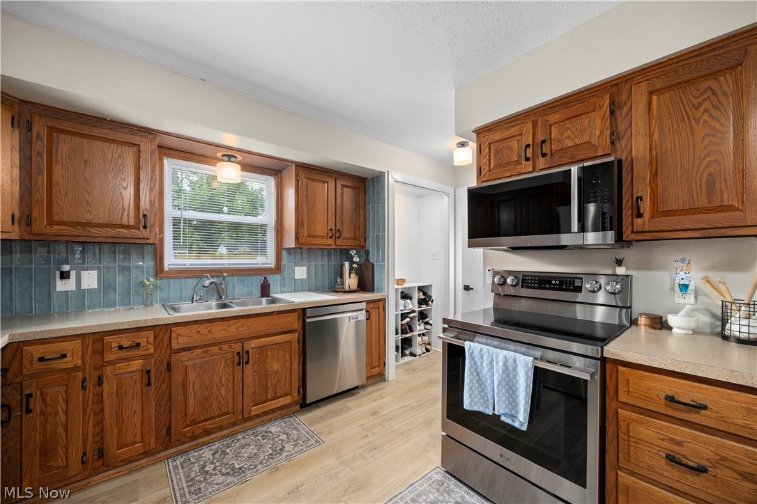 839 Delaware Avenue Elyria OH 44035