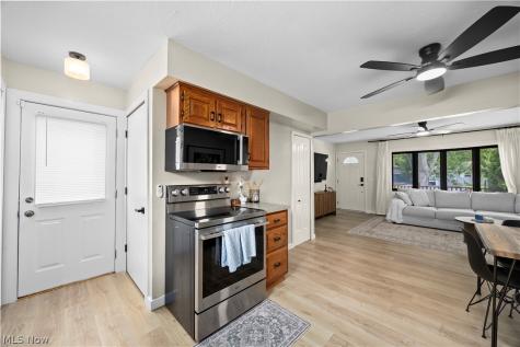 839 Delaware Avenue Elyria OH 44035