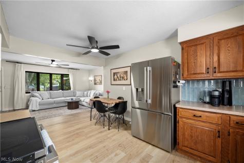 839 Delaware Avenue Elyria OH 44035