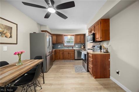 839 Delaware Avenue Elyria OH 44035