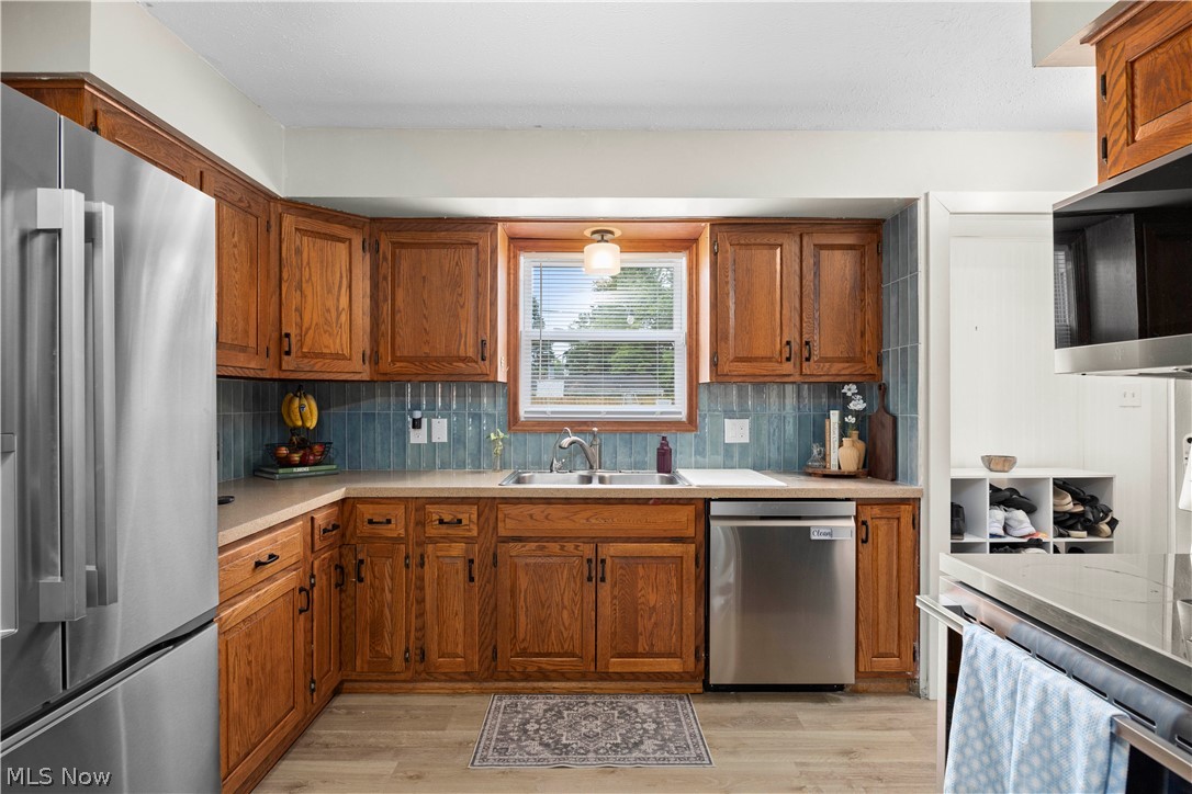 839 Delaware Avenue Elyria OH 44035
