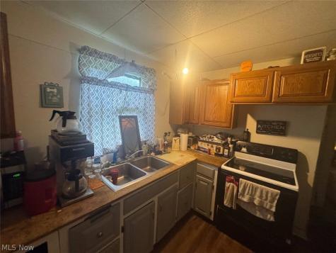 1316 Saint Elmo Avenue NE Canton OH 44705