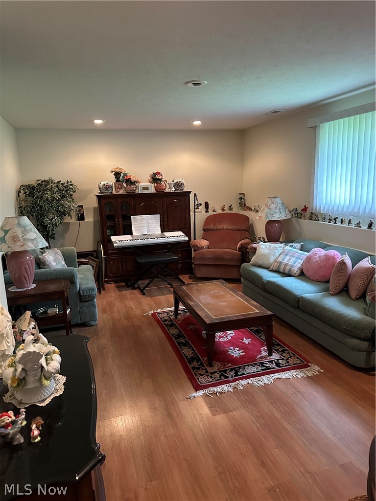 25235 Suwanee Avenue Oakwood OH 44146