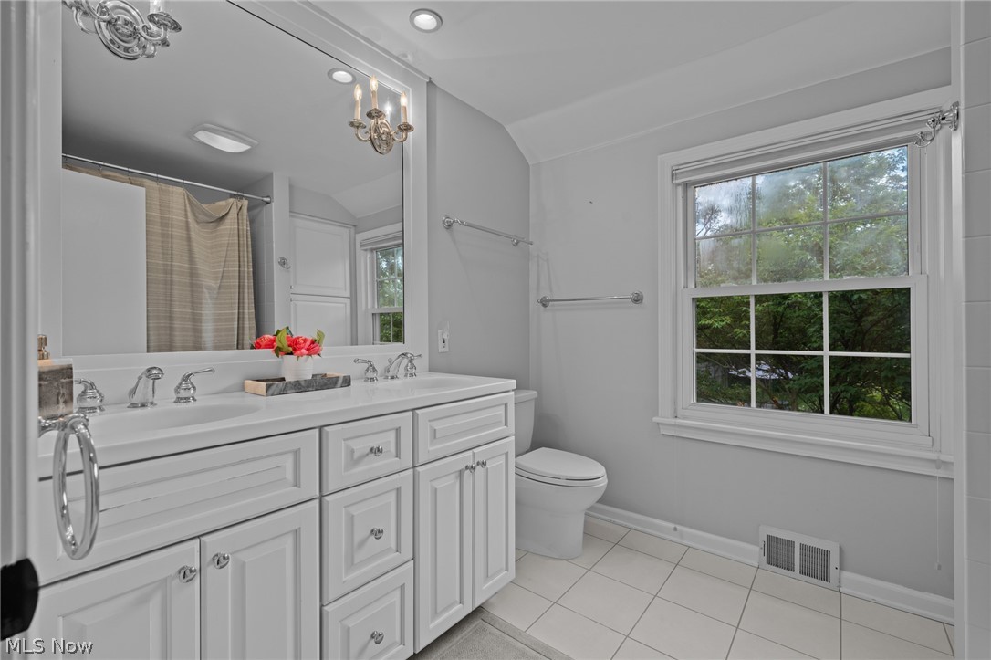 3025 Torrington Road Shaker Heights OH 44122
