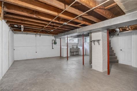 14512 Orchard Park Avenue Cleveland OH 44111