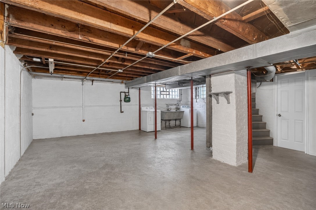 14512 Orchard Park Avenue Cleveland OH 44111