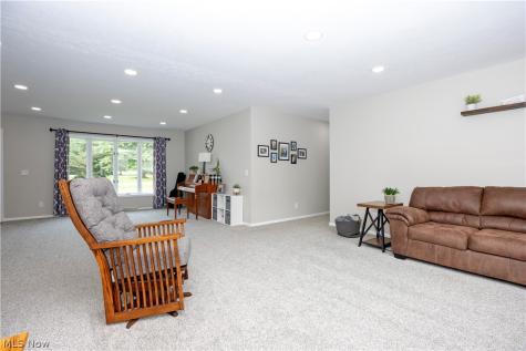 9887 Fox Knoll Drive Orrville OH 44667
