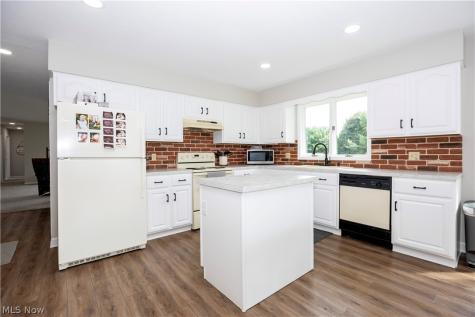 9887 Fox Knoll Drive Orrville OH 44667