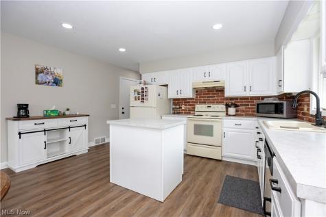9887 Fox Knoll Drive Orrville OH 44667