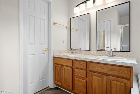 17118 Woodlawn Court Strongsville OH 44149