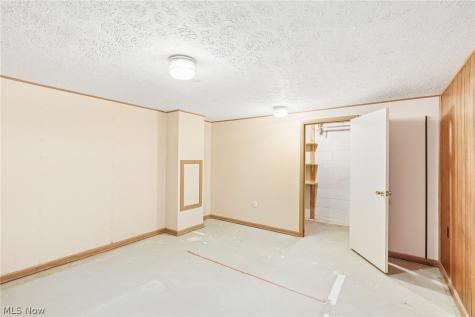 3300 Butternut Drive Barberton OH 44203
