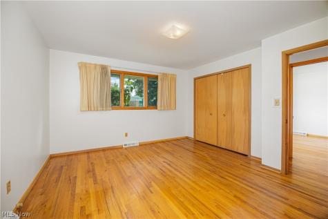 6879 Middlebrook Boulevard Middleburg Heights OH 44130