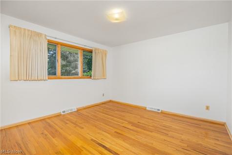 6879 Middlebrook Boulevard Middleburg Heights OH 44130
