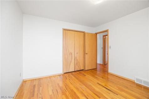 6879 Middlebrook Boulevard Middleburg Heights OH 44130