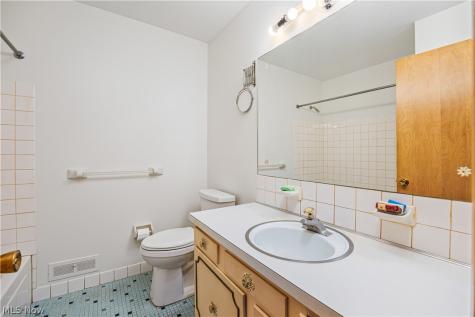 6879 Middlebrook Boulevard Middleburg Heights OH 44130