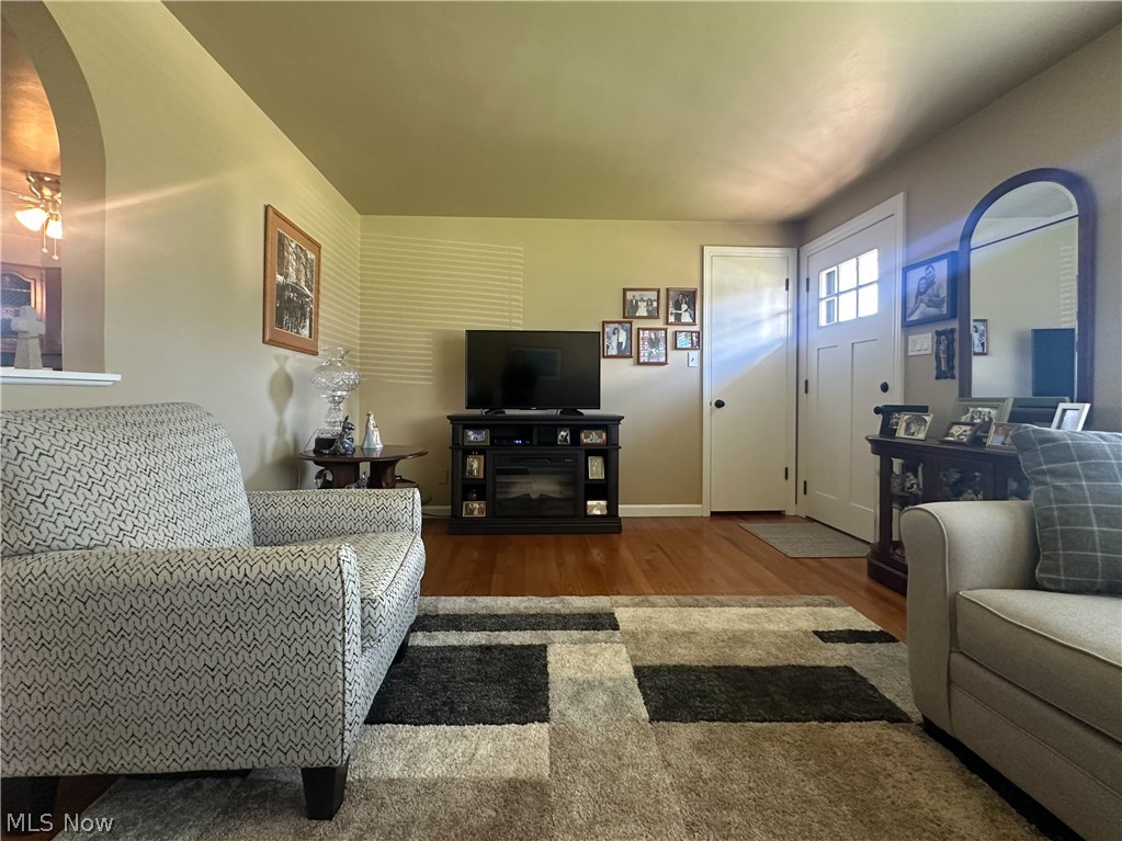 910 Woodlawn Avenue Girard OH 44420
