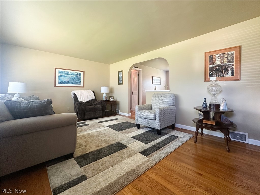 910 Woodlawn Avenue Girard OH 44420