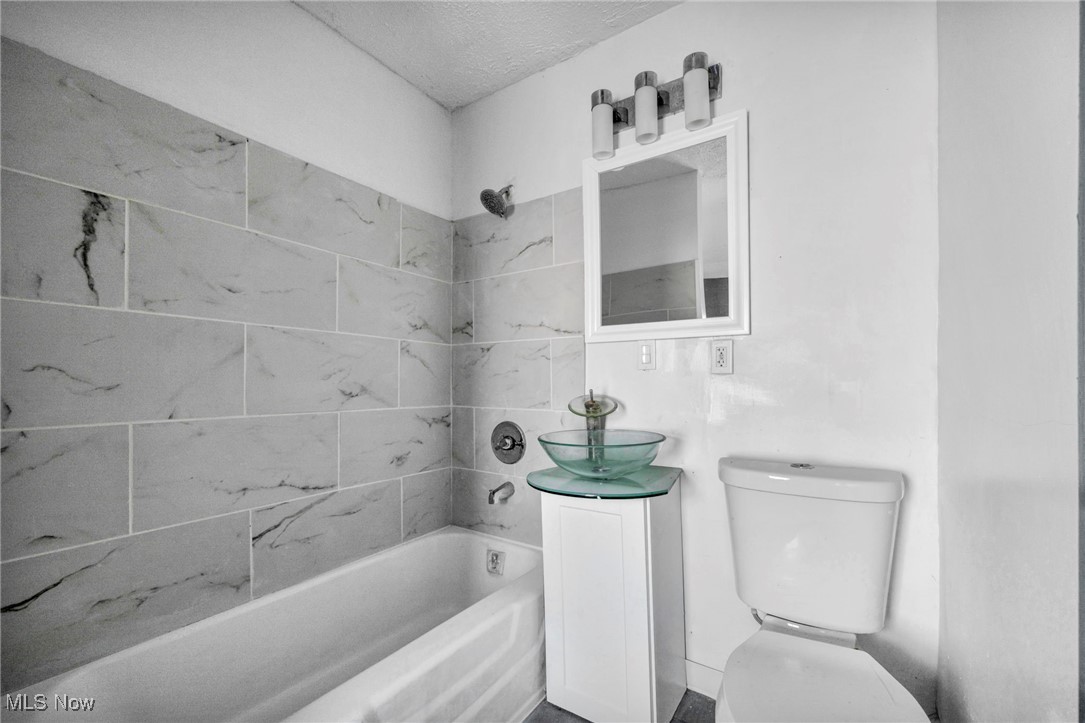 14208 Jenne Avenue Cleveland OH 44110
