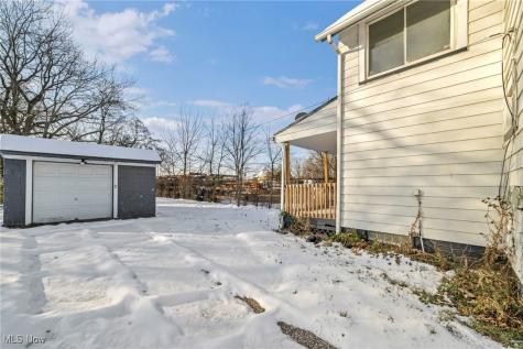 14208 Jenne Avenue Cleveland OH 44110