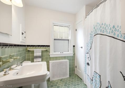 2644 Eaton Road University Heights OH 44118