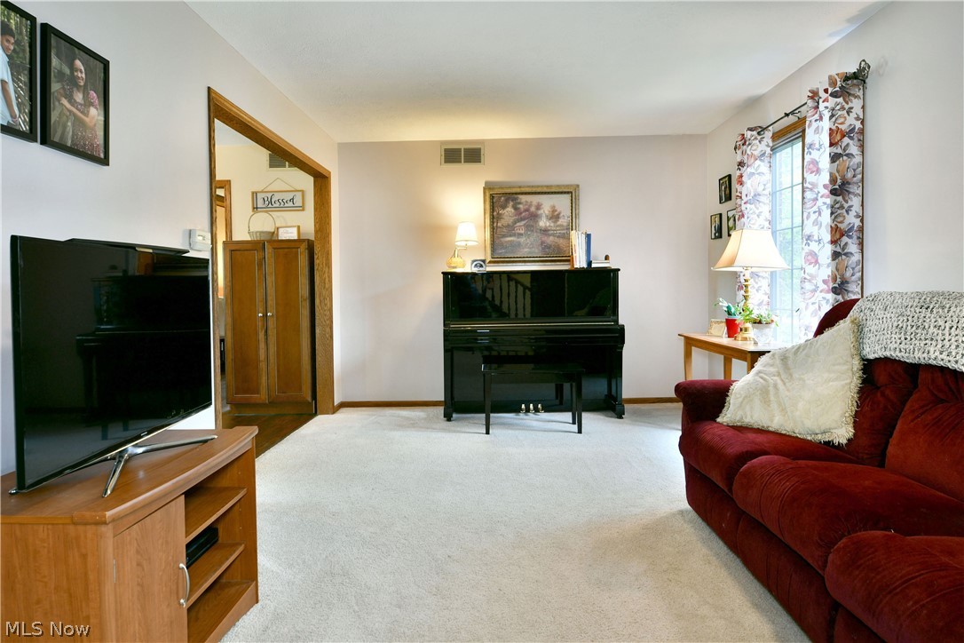 348 Aspen Drive NW Warren OH 44483