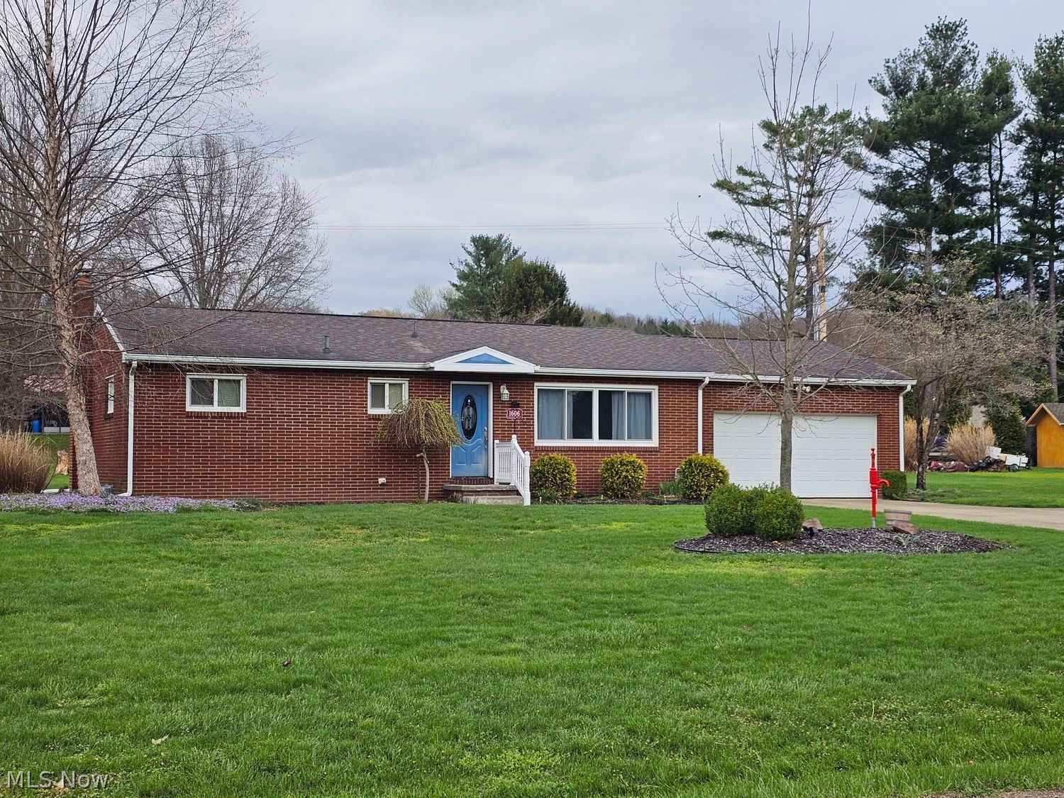 1606 Baltzley Valley Road SE New Philadelphia OH 44663